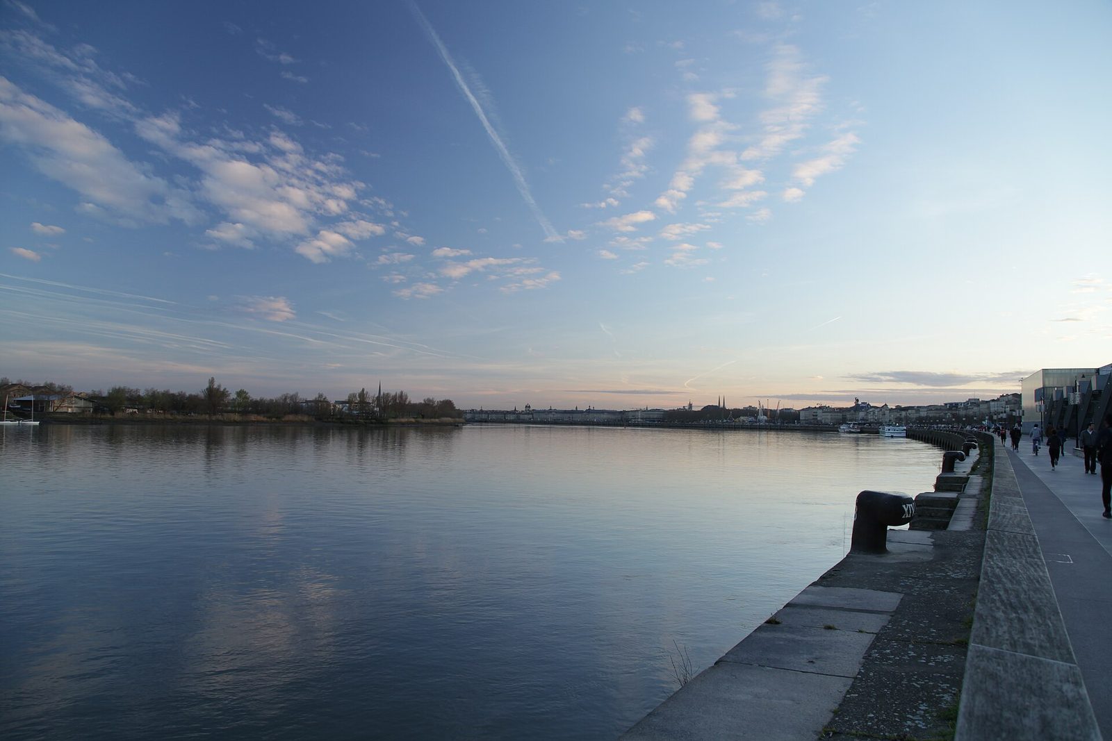 Les quais de la Garonne à Bordeaux